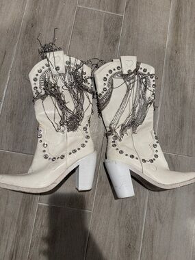 White Women’s White Studded Fringe Western Boots